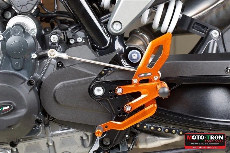 MOTO-TRON RACING モトトロンレーシング バックステップキット 790 DUKE KTM バックステップ ステップ 足回り カラー：オレンジ