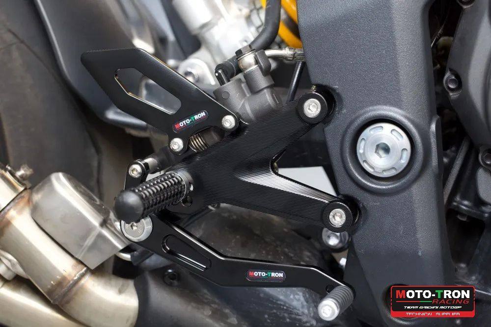 MOTO-TRON RACING モトトロンレーシング バックステップキット SPEED TRIPLE 1200 RS TRIUMPH トライアンフ バックステップ ステップ 足回り