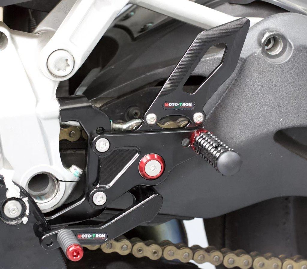 MOTO-TRON RACING モトトロンレーシング バックステップキット 1199 PANIGALE DUCATI ドゥカティ バックステップ ステップ 足回り