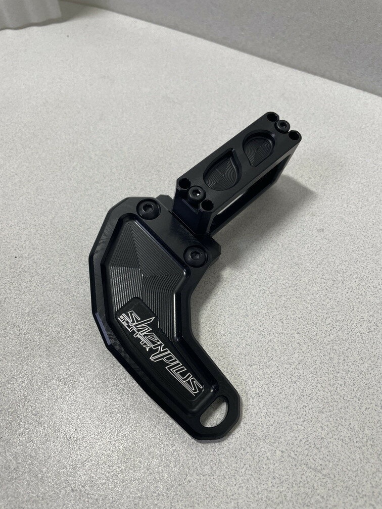 Shenplus シェンプラス GSX-R125専用チェーンガード ブラックバージョン GSX-R125 GSX-R150 SUZUKI スズキ チェーンガード フレーム