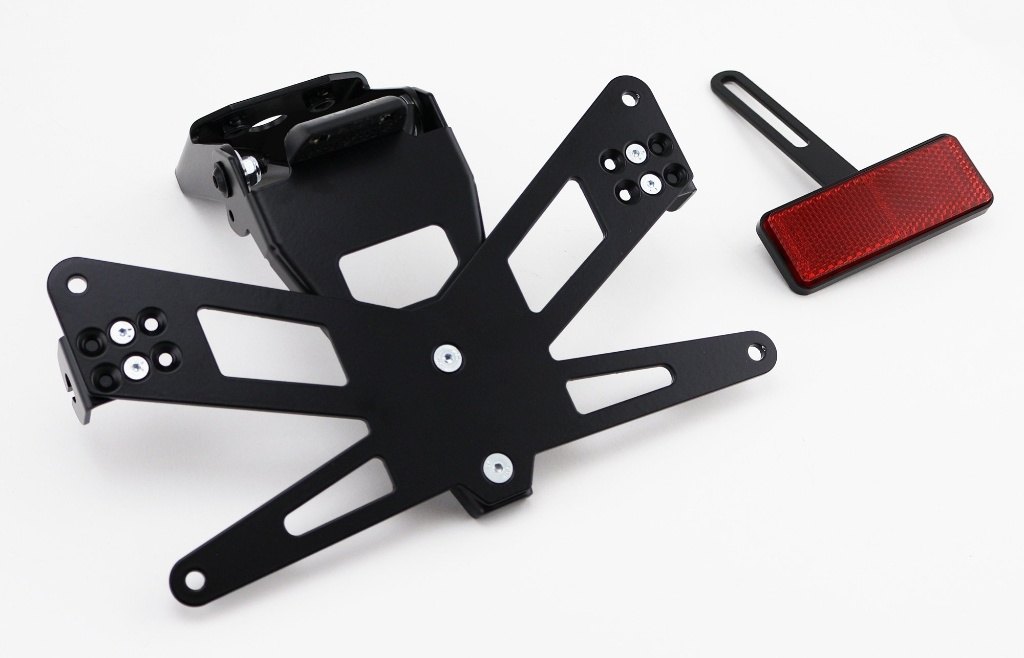 PROTECH プロテック X-SHAPE 125ccm license plate holder kit including reflector and light 125 Duke KTM フェンダーレスキット フェンダー関連 外装