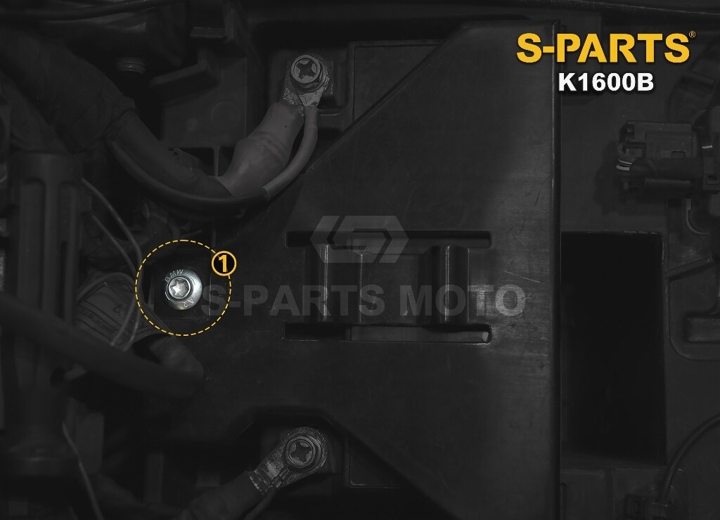 S-PARTS エスパーツ フロントシート下 バッテリーカバーボルト K1600 B BMW その他汎用外装部品・ドレスアップパーツ 外装