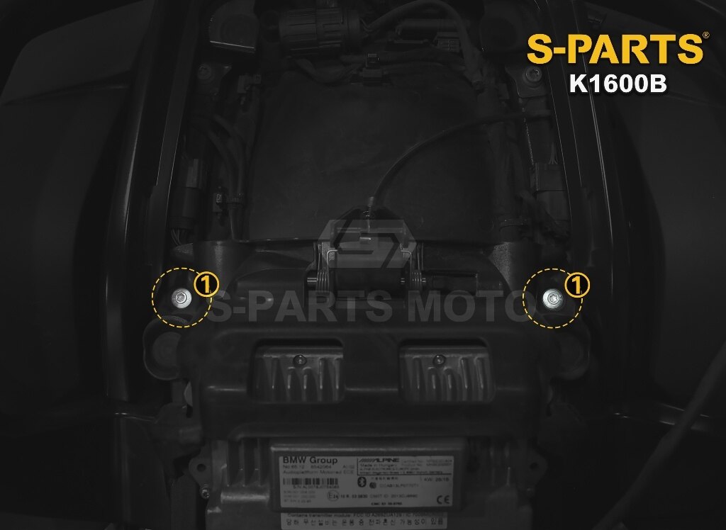 S-PARTS エスパーツ フロントシート下 アンプカバーボルト K1600 B BMW その他汎用外装部品・ドレスアップパーツ 外装
