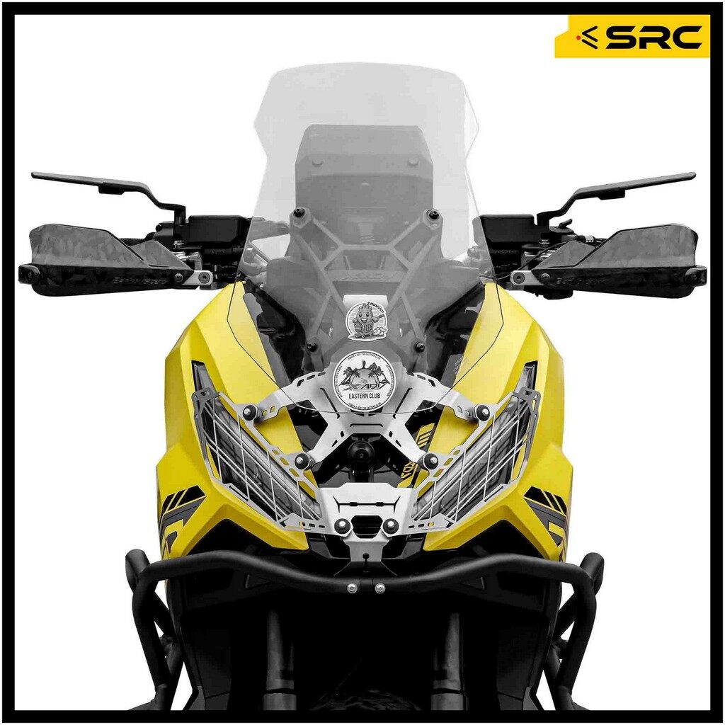■商品概要Webikeは、SRCの正規代理店です。カラー：ブラック■詳細説明ヘッドライトガード (SRC) HONDA X-ADV 750 (2025)適合年式：2025年式ヘッドライトガードは、オフロード走行や一般道での使用時に、傷や衝撃からヘッドライトを保護します。フレームやヘッドライトを損傷させにくい設計です。ピン＆グロメット式の取り付け設計により、工具を使わず素早く取り外して清掃できます。カラーは2色展開です。ブラックEDP／パウダーコート仕上げで、傷や衝撃に強く、お手入れも簡単です。シルバー仕上げで、摩耗や腐食を抑え、傷に強く耐久性を高めます。一般的な工具で数分程度で簡単に取り付けできます。取付動画および組立マニュアルは、SRCウェブサイトおよび公式YouTubeチャンネル「SRCTHAILANDOFFICIAL」からダウンロードできます。■注意点※取扱説明書が付属する場合は外国語となります。※輸入商材の為、納期が遅れる場合がございます。あらかじめご了承ください。※メーカー都合により商品の仕様変更がある場合がございます。ご了承ください。　※画像はイメージです。■適合車種X-ADV 750&ensp;X-ADV 750 年式: 25-