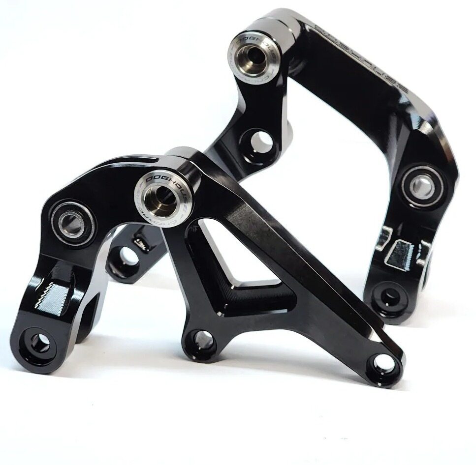 ■商品概要・適合モデル：YAMAHA CYGNUS X Mk7 125/155/CYGNUSGRYPHUS/BWS(20-)/AUGUR/FORCE 2・0カラー：シルバー■詳細説明・リロケーションブラケットを使用することで、リアショックが約10°寝かされ、より最適な範囲で動作させることができます。・アップグレードされたショックをお持ちの場合、その適切な効果をさらに感じることができます。■注意点※取扱説明書が付属する場合は外国語となります。※輸入商材の為、納期が遅れる場合がございます。あらかじめご了承ください。※画像には他のカラー・商品が含まれている場合があります。※メーカー都合により商品の仕様変更がある場合がございます。ご了承ください。　※画像はイメージです。■適合車種AUGUR&ensp;AUGURBWS&ensp;BWS 年式: 20-CYGNUS GRYPHUS&ensp;CYGNUS GRYPHUSCYGNUS X Mk7 125&ensp;CYGNUS X Mk7 125CYGNUS X Mk7 155&ensp;CYGNUS X Mk7 155FORCE 2・0&ensp;FORCE 2・0