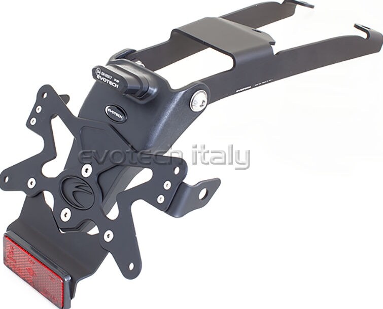 ■詳細説明Evotech＆rsquo；s license plate holder is a revolutionary andinspireddesign which is fully adjustable， extremely light， blackanodized，laser cut aluminum. License plate backing support is madeof atechno-polymer material with an antivibration system to reducethecontinuous irritating rattling of the bike. Each kitincludesaluminum brackets specific in design to each model. This isapatented product.Each license plate holder kit will bedeliveredwith the specific number plate’s support of yourcountry.EVOTECHTAIL TIDIES KITS DO NOT INCLUDE LED LIGHT， REFLECTORAND ITSSUPPORT.■注意点※ナンバープレートサイズが日本の規格ではない場合があります。取り付ける際にはステーによる加工などが必要となりますのでご注意ください。※取扱説明書が付属する場合は外国語となります。※輸入商材の為、納期が遅れる場合がございます。あらかじめご了承ください。※画像には他の商品が含まれている場合があります。※メーカー都合により商品の仕様変更がある場合がございます。ご了承ください。　※画像はイメージです。