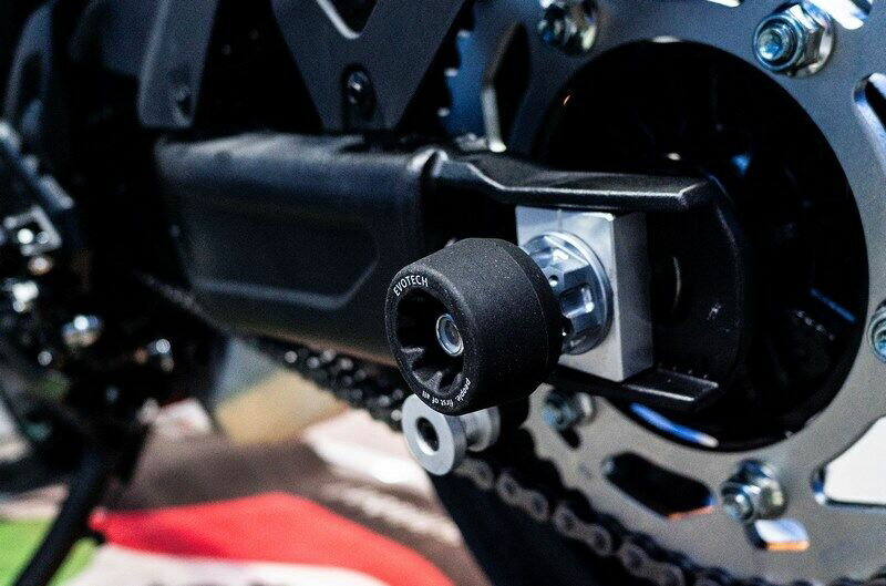 EVOTECH エボテック Rear Axle Fork Protector， Silver アクスルスライダー フレーム