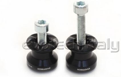 ■詳細説明Evotech Paddock stand bobbins 100％ Made in ItalyPaddock stand bobbins manufactured in aircraft aluminum allorywhichis machined from the billet using CNC machinery. The are madeusinghigh quality materials.These Evotech paddock pawls stand outfortheir extraordinary strength， guaranteed by the large diameterofthe body. They offer excellent safety when transportingthemotorbike， preventing the risk of the vehicle falling off thestanddue to jolts.Its body is machined from high-quality aluminium billet，availablein different anodised colours for a customised and durabletouch.The supplied screw is made of galvanised steel， ensuringstrengthand durability. Evotech’s laser engraving ensures adistinctive andprofessional design.The aluminium construction of the pawls lifts is designed toprotectthe swingarm mount from damage caused by sliding，preventingbreakage and increasing security. Assembly is quick andeasy，requiring only a standard Allen key.To ensure optimal mounting， it is recommended that the base ofthepawls goes perfectly into contact with the swingarm mount.The kit includes 2 stand bobbins.■注意点※取扱説明書が付属する場合は外国語となります。※輸入商材の為、納期が遅れる場合がございます。あらかじめご了承ください。※画像には他の商品が含まれている場合があります。※メーカー都合により商品の仕様変更がある場合がございます。ご了承ください。　※画像はイメージです。