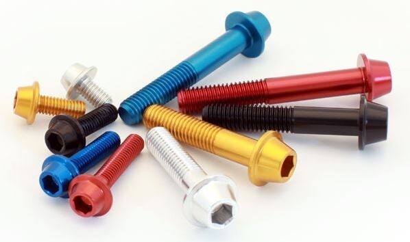 EVOTECH エボテック Ergal Flanged Socket Cap Bolts M6X10， Blue その他汎用外装部品・ドレスアップパーツ 外装