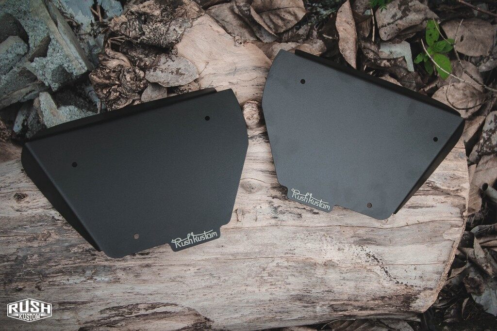 Rush Kustom ��å��奫������ Side Plate Black Powder Coat Thruxton 1200 / Speed Twin SPEED TWIN THRUXTON TRIUMPH �ȥ饤����� �����ɥ����롦�����ɥ��С� �������Ϣ ���� SIDE��Flat Plate - Left