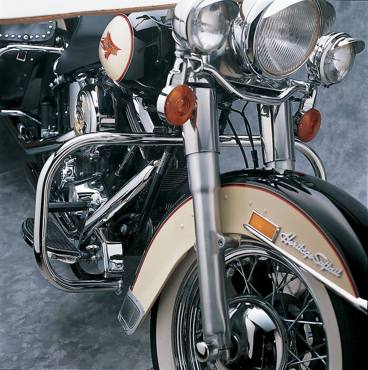 JARDINE ジャーディン ハイウェイバー FLST/C/N/F 1986-99【HIGHWAY BAR 86-99 FLST／C／N／F】 Fat Boy - FLSTF 1990 1999 Heritage FLST 1986 Classic FLSTC Nostalgia FLSTN 1993 Special 1994 1996 Springer FLSTS 1997 HARLEY-DAVIDSON ハーレーダビッドソン フレーム