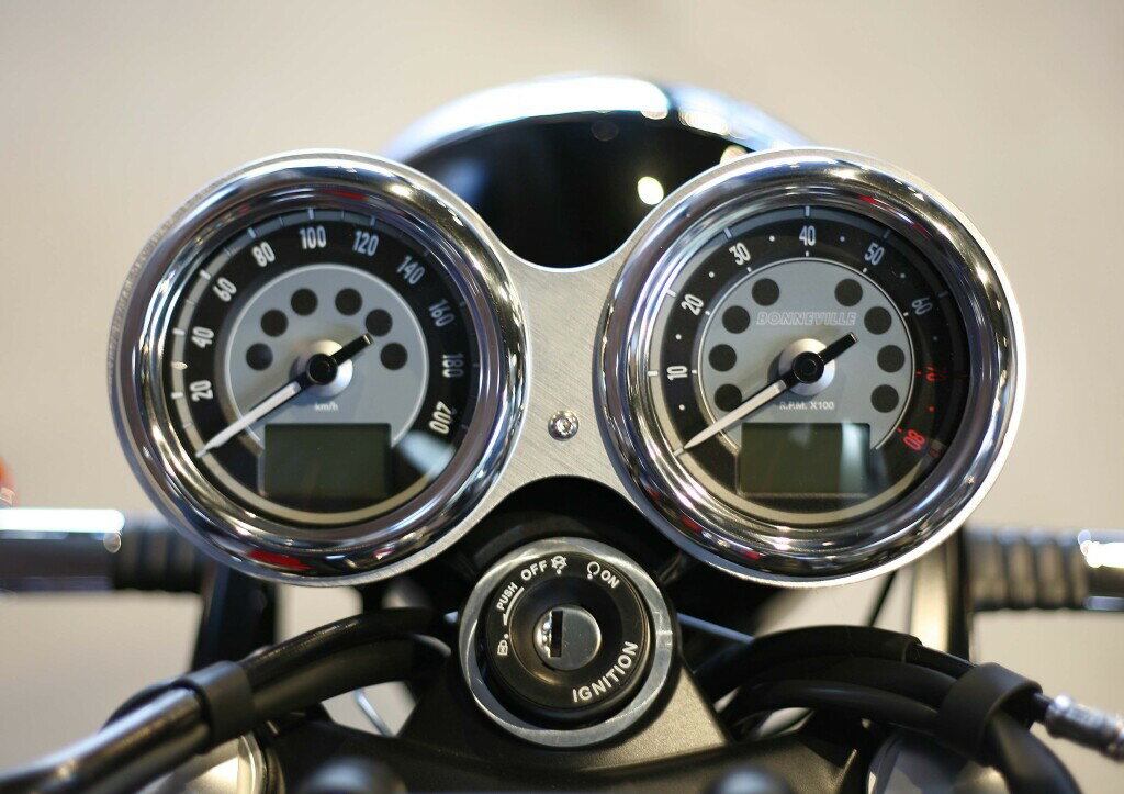 Protecs プロテクス TRIUMPH BONNEVILLE T120/BONNEVILLE T100 ボンネビルT120 ボンネビルT100 メーター保護フィルム (キズ自己修復 10年耐久) T120 SPEED TWIN 1200 トライアンフ メーターフィルム メーター・インジケーター関係 電装系