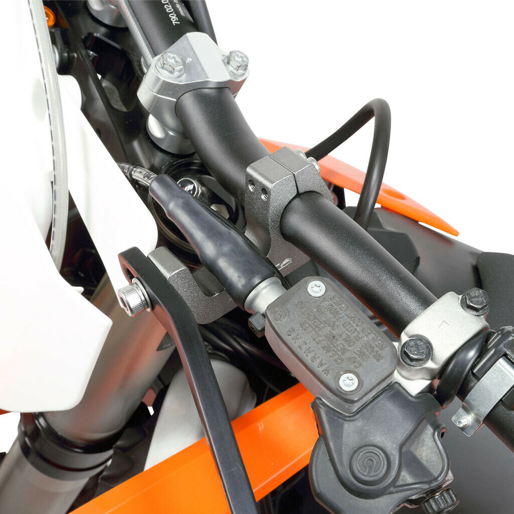ZETA RACING ジータ レーシング ハンドガードマウント Uクランプ【アーマーガード用マウント】 その他ハンドガードオプション・補修部品 ハンドル周辺パーツ ハンドル サイズ：大径ハンドルバー（28.6mm）用 2