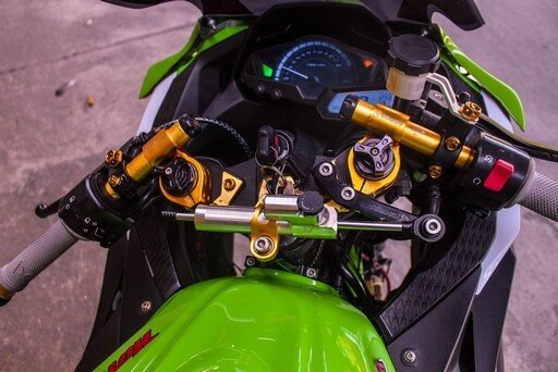 PIRANHA ピラニア CNC Steering Damper Bracket for NINJA 250/300 (2013 and newe...