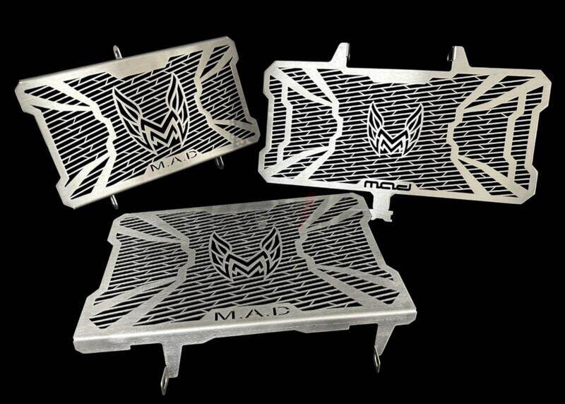 ■詳細説明Radiator guard 304 grade stainless steel 1.5 mm thick.The product has beautiful details on both the front and back.Designed to have a point that matches the model with a guaranteeofstrength.Color - Silver- Made from 1.5 mm thick 304 grade stainless steel.- Laser cutting by German machinery which has highprecisionresulting in beautiful workpieces with clear patternsanddetails.- Folded by Japanese machinery resulting in the correct angleandstandard.- Our workpieces are beautiful and up to standard comparabletodecorative equipment from the manufacturer beautiful and strong.■注意点※取扱説明書が付属する場合は外国語となります。※輸入商材の為、納期が遅れる場合がございます。あらかじめご了承ください。※メーカー都合により商品の仕様変更がある場合がございます。ご了承ください。※The image shown is for reference only. The actual product mayvarydepending on the vehicle model.　※画像はイメージです。■適合車種MT 15&ensp;MT 15 年式: 18-XSR155&ensp;XSR155