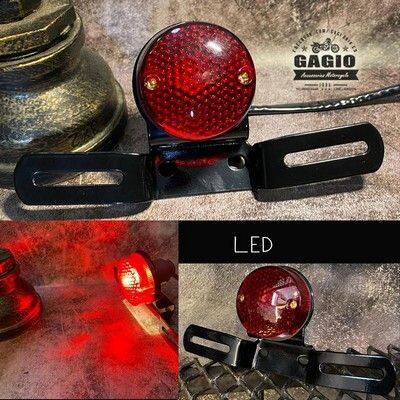 ■詳細説明Vintage style round rear lights The light frame is plastic plustheLED lamp clearly bright during the day.1. Material- Fire frame - plastic- Hushek - Steel2.- Body - 5 x 2.5 cm- Fire handle - 3 x 18 cm3. Wire- Size - 30 cm■注意点※取扱説明書が付属する場合は外国語となります。※輸入商材の為、納期が遅れる場合がございます。あらかじめご了承ください。※画像には他のカラー・タイプ・商品が含まれている場合があります。※メーカー都合により商品の仕様変更がある場合がございます。ご了承ください。※Please Note：This is a universal fit product. Professionalexpertiseand minor modifications or specialized tools may berequired forproper installation.　※画像はイメージです。