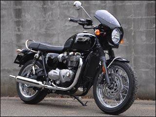 CHIC DESIGN シックデザイン ロードコメット Bonneville T120 TRIUMPH トライアンフ ビキニカウル カウル関連 外装 カラー：ジェットブラック / スクリーンカラー：クリア