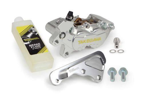 ■商品概要対応車種：ADV150(KF38-1000001〜)ADV160(KF54-1000001〜)強力な制動力と信頼のストッピング性能を発揮することができる'アルミビレット4POTキャリパーフロントセット'■詳細説明■アルミビレット4POTキャリパーフロントセットは、SP武川製アルミビレット4POTキャリパーにフロントキャリパーブラケットキット、ブレーキフルード(200cc)が付属しています。■アルミビレット4POTキャリパー　強度と耐久性に優れたアルミ二ウム鍛造材を精巧に削り出し、表面にカラーアルマイトを施したデザイン性の高い'アルミビレット4Pキャリパー'です。本製品を装着することで、強力なストッピングパワーを発揮し、ストリートからスポーツ走行まで幅広くご使用していただけます。又、SP武川オリジナルの内部構造を採用し、細部にわたり、高精度に仕上げている為、ブレーキング時の細かなブレーキタッチが可能となり、コントロール性能が格段に向上します。キャリパー中央にSP武川ロゴの掘り込み加工を行い、耐熱塗料にて塗装を施しています。　取付けピッチ:40mm　ピストン径:Φ27mm/Φ32mm■フロントキャリパーブラケットキット(4POTキャリパー用)SP武川製アルミビレット4POTキャリパーを装着できるキャリパーブラケットです。キャリパーブラケットはアルミ材を削り出し十分な強度を持たせております。表面には、耐食性に優れたアルマイト処理を行っております。SP武川ロゴ入り■純正フロントディスクローター、純正フロントブレーキホースの同時装着が可能です。■注意点※車両の個体差により、パッドがディスクローターのあたり面にから少しはみ出すものがあります。その場合、パッドを少し削る必要があります。※4POTキャリパーを装着した場合、純正キャリパーよりもピストン径が大きくなりますので、ブレーキレバーの握り幅が大きくなります。予めご了承ください。※メーカー都合により商品の仕様変更がある場合がございます。ご了承ください。※ロットによっては、価格変更前の旧価格・旧JANコードでのラベルでお届けになる場合がございます。予めご了承ください。※メーカー都合により商品の仕様変更がある場合がございます。ご了承ください。■適合車種ADV150&ensp;ADV150 年式: 20- 型式: KF38-1000001-ADV160&ensp;ADV160 年式: 23- 型式: KF54-1000001-