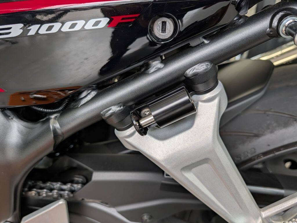 Fixe design フィックスデザイン ヘルメットロック M1 専用KIT HONDA CB1000F 25- SC94 タンデム左 ホンダ ヘルメット