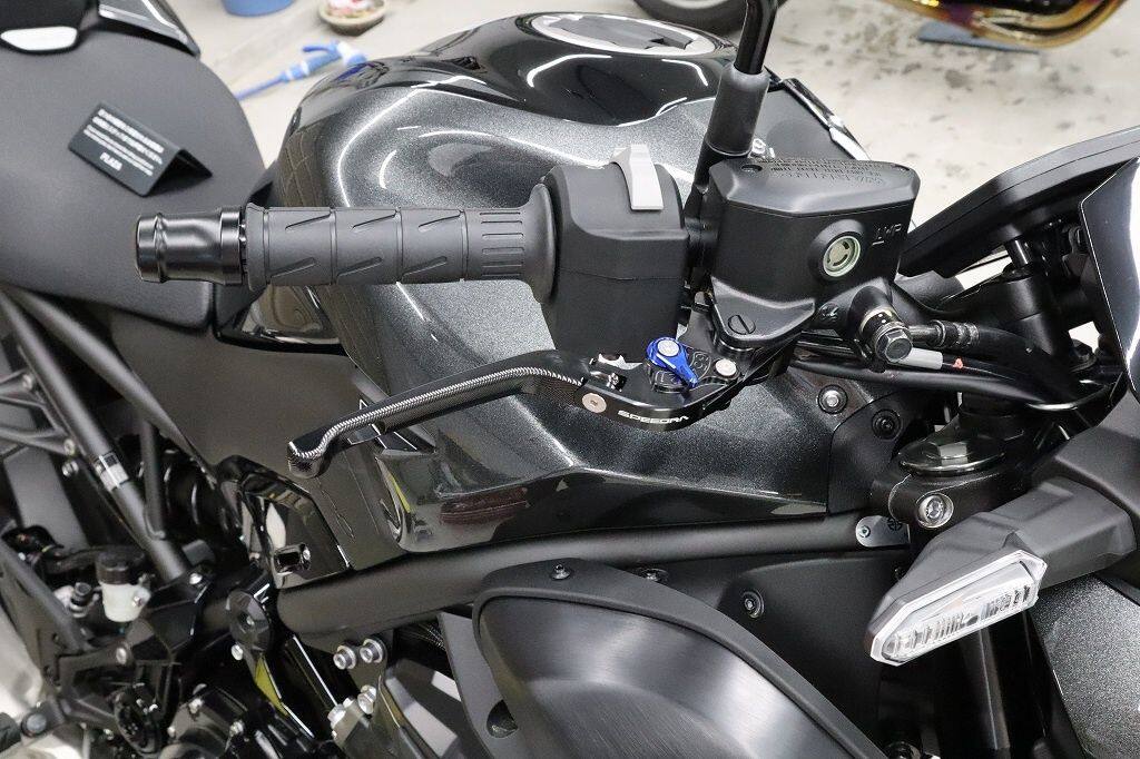 樂天商城 - SPEEDRA スピードラ アジャストレバー 3D可倒式 Z900 KAWASAKI カワサキ ブレーキ・クラッチレバーセット ハンドル周辺パーツ ハンドル レバー本体カラー：マットチタン / アジャスターカラー：マットブルー