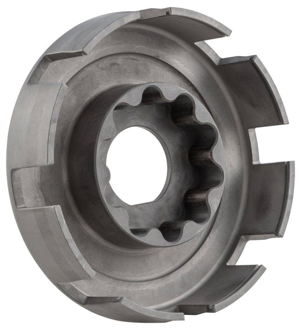 ■商品概要Φ116.6mmスチール内側部分なしバスケット CNC フライス加工、スプリング 10 個用TUNING RACE - プロ向け■詳細説明Vespa ラージフレーム モデル用の「Made in Bavaria」の高品質クラッチです。CNC は一体から機械加工されています。MMW のクラッチ バスケットは、Vespa Cosa クラッチのオリジナル バスケットに関するすべての問題に対する答えです。CNC プロセスを使用して高品質の素材で作られ、しっかりした寸法になっているだけでなく、バスケットは1つの部品だけで構成されています。これにより、クラッチの外側部分と内側部分の間の脆弱なリベット留めの必要がなくなります。CNC製造一体型バスケット10個のスプリング用に設計クラッチバスケットの一体型設計では、クランクシャフトの対応物として特別なクラッチベースプレートが必要です。これは、標準のクラッチベースプレートが不要であることを意味します。バスケットとベースプレートの新しい組み合わせにより、10個のスプリングに対応できます。スーパーストロングMMWクラッチバスケットは2つのバージョンで利用可能です。スーパーストロングバージョンMMW が最初に発売した、ほぼすべてのチューニング レベルに対応する絶対的な防弾クラッチです。組み立てには、延長または折り曲げたクラッチ カバーが必要です。これは、バスケットの外周の材料が厚くなっているためです。使用されている材料と十分な寸法により、クラッチ バスケットを曲げて開くことはほとんど不可能です。表面の耐久性をさらに高めるために、バスケットは窒化されています。ウルトラストロングウルトラストロング クラッチは、スーパーストロングの改良版です。 MMW の SIP によって委託されました。また、固体からフライス加工され、表面も窒化され、バスケットも一体型で、同じベースプレートによってクランクシャフトに接続されています。基本的な材料と寸法がわずかに異なるだけです。結果として、ウルトラストロングはオリジナルの 200 モデル クラッチ カバーの下に「プラグアンドプレイ」で取り付けることができます。これは、ウルトラストロングはスーパーストロングほど強力ではないことを意味します。ただし、最大 35 馬力のパワーを問題なく伝達します。これにより、ツーリングやスポーツ エンジンに最適です。注意：周囲のコンポーネント (クラッチ カバーやエンジン ハウジングなど)の公差により、クラッチカバーをわずかに加工する必要がある場合があります。これは、研削工具を使用して手作業で行うことができます。クランクシャフトとクラッチの間のスペーサーを薄くするか、クラッチ内のセパレーターを厚くするクラッチカバーのスペースも確保しました。スーパーストロング JM「スーパーストロング JM」は、「スーパーストロング」をさらに安定させたバージョンです。バスケットの内径が1mm小さくなり、ラグ部分の肉厚が0.5mm増加し、耐久性が向上しました。直径が狭くなったことで、パッドのガイドもより正確になりました。その結果、クラッチはより正確かつ敏感に動作します。「スーパーストロングJM」のバスケットは窒化されていません。これにより、素材は高荷重にさらに強くなるはずです。しかし、プレートによる摩耗を受けやすくなります。実際のテストでは、この影響は無視できることが示されています。さらに理想的なのは、アルミニウムベースの素材上のパッドとの組み合わせです。ソリッドブロックからCNCフライス加工クラッチバスケットのワンピース構造素材の厚さの増加付属独自のクラッチ ベース プレートスプリング 10 本窒化処理 (JM バージョンではありません)スーパーストロング：スペーサーまたは機械加工クラッチ カバーが必要42CroMo4超ストロング：プラグ アンド プレイEC80結論：MMW のクラッチ シリーズは、あらゆる用途に理想的なデザインを提供します。SIPの SIP パフォーマンス CR80 クラッチ プレートは、MMW クラッチに最適です。ご注文の際は、右側のクラッチウッドラフキーを忘れないでください。クラッチを交換するたびにセルフロックナットも更新する必要があります。「絶対にお勧めです。素晴らしい出来栄え。クラッチはきれいに分離し、最終的にチューニングされたエンジンではクラッチの問題はなくなりました。お金はよく使いました！」- SIPコミュニティユーザー「schmidt@hofhaby.de」■注意点※取扱説明書が付属する場合は外国語となります。※輸入商材の為、納期が遅れる場合がございます。あらかじめご了承ください。※画像には他の商品が含まれている場合があります。※メーカー都合により商品の仕様変更がある場合がございます。ご了承ください。■適合車種Star 125 2T／DLX／Via Toscana／Deluxe&ensp;Star 125 2T／DLX／Via Toscana／Deluxe&ensp;&ensp;備考: 125cc engine 2T ACStar 150 2T／DLX／Via Toscana／Star／Stella／Belladonna RV&ensp;Star 150 2T／DLX／Via Toscana／Star／Stella／Belladonna RV&ensp;&ensp;備考: 150cc engine 2T ACCOSA 2&ensp;COSA 2 年式: 90-96&ensp;&ensp;備考: 200cc type VSR1T engine 2T AC&ensp;COSA 2 年式: 91-&ensp;&ensp;備考: 125cc type VNR2T engine 2T AC&ensp;COSA 2 年式: 91-&ensp;&ensp;備考: 150cc type VLR2T engine 2T ACPX125 2011／30 Jahre&ensp;PX125 2011／30 Jahre 年式: 11-&ensp;&ensp;備考: 125cc type ZAPM74100 engine 2T ACPX125 CAT&ensp;PX125 CAT 年式: 07-&ensp;&ensp;備考: 125cc type ZAPM50100 engine 2T ACPX125E&ensp;PX125E 年式: 83-97&ensp;&ensp;備考: 125cc type VNX2T engine 2T AC&ensp;PX125E 年式: 98-05&ensp;&ensp;備考: 125cc type VNX2T engine 2T ACPX125&ensp;PX125 年式: 83-97&ensp;&ensp;備考: 125cc type VNX2T engine 2T AC&ensp;PX125 年式: 98-05&ensp;&ensp;備考: 125cc type VNX2T engine 2T ACPX125E Arcobaleno&ensp;PX125E Arcobaleno 年式: 83-97&ensp;&ensp;備考: 125cc type VNX2T engine 2T ACPX150 2011&ensp;PX150 2011 年式: 11-&ensp;&ensp;備考: 150cc type ZAPM74200 engine 2T ACPX150E&ensp;PX150E 年式: 83-97&ensp;&ensp;備考: 150cc type VLX1T engine 2T AC&ensp;PX150E 年式: 98-05&ensp;&ensp;備考: 150cc type VLX1T engine 2T ACPX150&ensp;PX150 年式: 83-97&ensp;&ensp;備考: 150cc type VLX1T engine 2T AC&ensp;PX150 年式: 98-05&ensp;&ensp;備考: 150cc type VLX1T engine 2T ACP150E Arcobaleno&ensp;P150E Arcobaleno 年式: 83-97&ensp;&ensp;備考: 150cc type VLX1T engine 2T ACP150E&ensp;P150E 年式: 83-97&ensp;&ensp;備考: 150cc type VLX1T engine 2T ACPX200E&ensp;PX200E 年式: 83-97&ensp;&ensp;備考: 200cc type VSX1T engine 2T ACPX200E Arcobaleno&ensp;PX200E Arcobaleno 年式: 83-97&ensp;&ensp;備考: 200cc type VSX1T engine 2T AC...