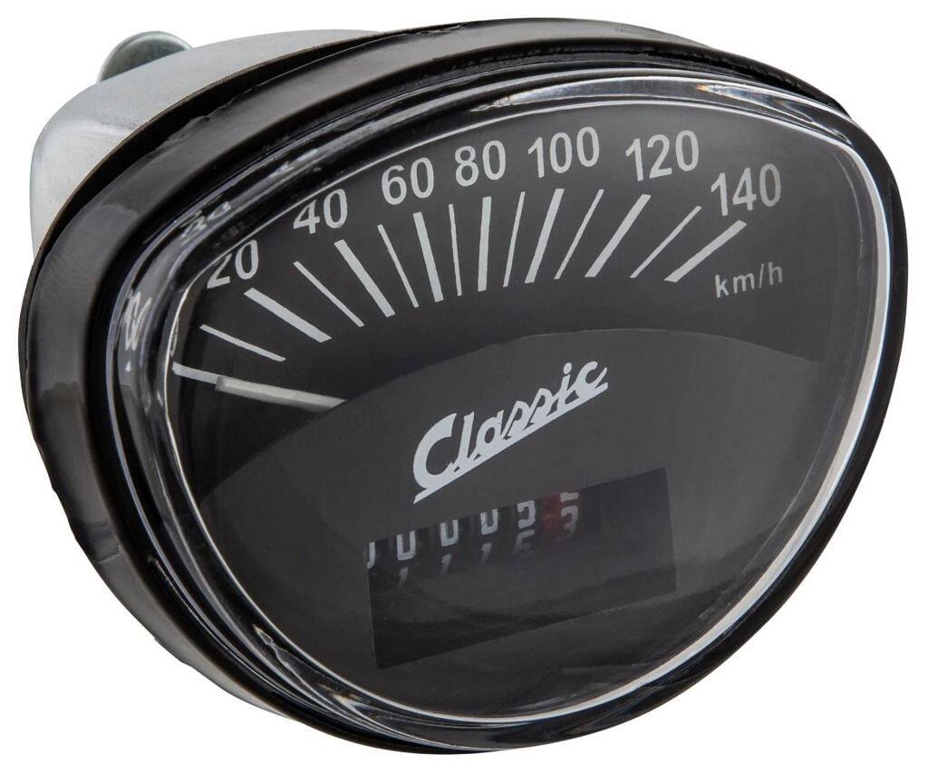 ■商品概要-140km/h楕円形Φ81x61mmフェイス：ブラックホワイトの数字リング：ブラックエンブレム：クラシック接続部：2，7mmハウジング：金属グレード1 - 完璧な修理およびチューニングエンジン用■詳細説明豊富なスピードメーター。基本的に、それぞれのステアリングヘッドの凹みが同じであるため、楕円形のスピードメーターはすべて交換可能です。オリジナルに忠実な修復または安価な修理に100-160 km/h のダイヤル付き美しいレトロなレタリングのクラシックラインとしてスピードメーターはさまざまなダイヤルで利用可能です：100 km/h：Vespa 50 SS/SR/90 用SS/R/125VMA/Super/150Super：これらのモデルをチューニングする場合は、スピードメーターも少なくとも120km/hに変更する必要があります。120 km/h、白：Vespa 125 PV/ET3/GTR/150 Sprint V用120 km/h、黒：Vespa 125 ET3/GTR/TS/150 Sprint用V/ラリー/モトベスパ 125CL/150CL/200 DS140 km/h/160 km/h：より高速なエンジンを搭載したこれらすべてのモデル用。数年前から、PIAGGIO Vintage はオリジナルのスピードメーターの新版を提供しています。これらは高価ですが、オリジナルに忠実なレストアに最適です。SIP スペアパーツのクラシック ラインでは、多くの製品を再発行しています。スピードメーター。品質は非常に高く、文字盤は古いベスパフォントのクラシックロゴで飾られています。140 km/h と 160km/hバージョンでは、カウンターがそれに応じて調整され、黒いスピードメーターリングがスポーティなタッチを強調しています。チューニングされたベスパに最適です。安価な交換用タコにはロゴがなく、走行距離計の位置と品質が異なります。シンプルだが優れた修理を目的としています。すべてのスピードメーターでは、スピードメーターケーブルの接続に注意してください。これはネジ止めまたは差し込み式で、これも可能です。別のスピードメーターを取り付ける場合は、対応するスピードメーターケーブルも注文する必要がある場合があります。特に明記されていない限り、すべてのスピードメーターには、スピードメーター照明用の電球ホルダーと接続ケーブルが含まれています。結論：新しい、美しいスピードメーターはすべてのレストアの一部です。注文適合するスピードメーター ケーブルスピードメーター ギアとスピードメーター ドライブ (スモールフレーム) も交換します。あるいは、SIP タコメーターにアップグレードします。■注意点※取扱説明書が付属する場合は外国語となります。※輸入商材の為、納期が遅れる場合がございます。あらかじめご了承ください。※画像には他の商品が含まれている場合があります。※メーカー都合により商品の仕様変更がある場合がございます。ご了承ください。■適合車種125 CL&ensp;125 CL 年式: 78-&ensp;&ensp;備考: MOTOVESPA 125cc type 9CL engine 2T ACaddition not in series150 CL&ensp;150 CL 年式: 78-&ensp;&ensp;備考: MOTOVESPA 150cc type 9NC engine 2T ACaddition not in series200 DS&ensp;200 DS 年式: 78-&ensp;&ensp;備考: MOTOVESPA 200cc type 9DS engine 2T ACaddition not in series125 GTR&ensp;125 GTR 年式: 68-78&ensp;&ensp;備考: 125cc type VNL2T engine 2T AC addition notin seriesSprint 125&ensp;Sprint 125 年式: 61-73&ensp;&ensp;備考: 125cc type VNL1-2 engine 2T AC additionVNL2T not in series125GT&ensp;125GT 年式: 61-73&ensp;&ensp;備考: 125cc type VNL1-2 engine 2T AC additionVNL2T not in series125 Primavera ET3&ensp;125 Primavera ET3 年式: 76-90&ensp;&ensp;備考: 125cc type VMB1T engine 2T AC addition notin series125 Primavera&ensp;125 Primavera 年式: 67-83&ensp;&ensp;備考: 125cc type VMA2T engine 2T AC addition notin series125 Super&ensp;125 Super 年式: 65-69&ensp;&ensp;備考: 125cc type VNC1T engine 2T AC addition notin series125 TS&ensp;125 TS 年式: 75-78&ensp;&ensp;備考: 125cc type VNL3T engine 2T AC addition notin series125&ensp;125 年式: 65-67&ensp;&ensp;備考: 125cc type VMA1T engine 2T AC addition notin series150 Sprint Veloce&ensp;150 Sprint Veloce 年式: 69-79&ensp;&ensp;備考: 150cc type VLB1T engine 2T AC addition notin series150 Super&ensp;150 Super 年式: 65-79&ensp;&ensp;備考: 150cc type VBC1T engine 2T AC addition notin series180 Rally&ensp;180 Rally 年式: 68-73&ensp;&ensp;備考: 180cc type VSD1T engine 2T AC addition notin series200 Rally&ensp;200 Rally 年式: 72-79&ensp;&ensp;備考: 200cc type VSE1T engine 2T AC addition notin series50 SR／Sprinter&ensp;50 SR／Sprinter 年式: 71-79&ensp;&ensp;備考: 50cc type V5SS2T engine 2T AC addition notin series50 SS／Super Sprint&ensp;50 SS／Super Sprint 年式: 65-71&ensp;&ensp;備考: 50cc type V5SS1T engine 2T AC addition notin series...
