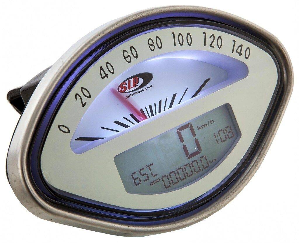 ■商品概要- 140 (km/h/mph)／14.000 (Umin/rpm)シェル型フェイス：ベージュ、液晶ホワイトデジタル/アナログ、20 機能グレード1＊ - 一流の修理、非常に魅力的なアクセサリーとして■詳細説明SIP Performance のスピードメーター/レブカウンター2.0は、クラシックなベスパおよびランブレッタモデル用の最新の計器クラスターです。SIP レブカウンターは、2010 年の発売以来、スピードメーター市場に革命をもたらしました。以前は多くの追加計器でのみ可能であった機能が、最大限の控えめな表現で 1 つのデバイスに統合されました。数年が経過し、数え切れないほどのお客様からのリクエストを経て、現在、KOSOと協力して、見る価値のあるアップデートを開発しました。スピードメーター/レブカウンターSIP 2.0。クラシックな外観に最新のテクノロジーを搭載汎用的に適用可能拡張機能とディスプレイさまざまなデザインが利用可能新しいデザインもオリジナルのスピードメーターに強く基づいています。エンジンが作動していない限り、追加機能はほとんど見えません。フェイスプレートは、フォントとkm/h表示の位置、および取り付け寸法に関してオリジナルとほぼ一致しています。取り付けは非常に簡単です。速度は、オリジナルのスピードメーター ケーブルまたは電子スピード センサーのいずれかを介して測定できます。これらのセンサーは交換部品として入手でき、メンテナンスが必要なスピードメーターケーブルを機械的負荷とともに置き換えることができます。スピードメーターには 12 ボルトのオンボード電圧が必要ですが、バッテリーは必要ありません。密閉されたブラック ボックスは、直流と交流の両方で動作します。すべてのデータは内部回路によって確実にバックアップされます。どの 12 V イグニッションがインストールされているかは関係ありません - Speedometer/Rev Counter2.0は、SIP-Vape、Vespatronic、Parmakit、Poliniなどのすべての一般的なイグニッションと互換性があります。VAPE による SIP PERFORMANCE Ignitionと組み合わせて、DCバージョンの回転カウンターをピックアップするために KOSO 信号フィルターを使用するか、 SIP RevCounterは、SIP/VAPE CDI の白いワイヤーに接続する必要があります。タコメーターの点火パルスは、DC の場合は「1」、AC の場合は「6」に設定する必要があります。表示の設定と変更は、目立たないように設置できる小さなプレス ボタンを使用してエレガントに行われます。統合されたプッシュ ボタンを備えた改良型ライト スイッチが多くの車両モデルで利用可能です。これにより、同梱のプレス ボタンと外観が不要になります。スクーターの外観は変わりません。ちょっとしたギミック：スタート時に回転カウンターがセルフテストを実行し、グランプリ気分を味わわせます ;-)2.0 モデルでは、アナログ速度または回転カウンター表示のどちらかを選択できるようになりました。したがって、スピードメーターの針は回転数または速度のいずれかを示します。長距離のツアーの場合、1 日の距離とツアーの距離を区別するために、乗車時間と平均速度を含む2つの個別の距離が表示されるようになりました。総距離も設定可能 - 古いスピードメーターで既に走行したキロメートルも引き継ぐことができます。リザーブインジケーター付きのSIP Fast Flowと合わせて、古いモデルでも燃料計の恩恵を受けることができます。燃料が少なくなると、FUELが点滅します。過電圧保護の強化も追加されました。車両モデルに応じて、異なるダイヤルカラーが用意されています。たとえば、VBBバージョンも利用可能です。ベージュ/ホワイト。日光により漂白されたオリジナルのスピードメーターに非常に近いです。カーボンの外観はスポーティな外観に最適です - モダンで印象的で、パフォーマンスセットアップに最適です。注：抑制されたスパークプラグと抑制されたプラグコネクタを使用することが不可欠です。熱の蓄積が故障につながる可能性があるため、ブラックボックスは狭いハンドルバーには取り付けないでください。アナログ速度表示(モデルによって異なります) 14.000 rpm最大14.000 rpmまでのデジタル速度表示 - 最大値記憶を含むアナログ速度の代替として、最大 140 km/h (または mph) のアナログ速度表示も利用可能になりました最大速度を含む、最大 199 km/h または 140 mph のデジタル速度シリンダーヘッドまたは冷却水用の最大 250。°C または 32-482。°F の温度ゲージスパークプラグ用の温度センサーが付属品に含まれています最高温度の保存時間表示 (V50 Φ。48。mm を除く)総距離 最大 99.999 km/マイル - 調整可能、たとえば古いスピードメーターの測定値を引き継ぐ2 つの個別の距離 (旅行 A と B) 最大 9.999.9 km/マイル...■注意点※取扱説明書が付属する場合は外国語となります。※輸入商材の為、納期が遅れる場合がございます。あらかじめご了承ください。※画像には他の商品が含まれている場合があります。※メーカー都合により商品の仕様変更がある場合がございます。ご了承ください。■適合車種Chetak&ensp;Chetak 年式: 72-09&ensp;&ensp;備考: 150cc engine 2T AC150 GS&ensp;150 GS 年式: 67&ensp;&ensp;備考: MOTOVESPA 150cc type 04C engine 2T AC&ensp;150 GS 年式: 55-61&ensp;&ensp;備考: 150cc type VS1-5T engine 2T AC150 Sprint&ensp;150 Sprint 年式: 66&ensp;&ensp;備考: MOTOVESPA 150cc type 04C engine 2T AC&ensp;150 Sprint 年式: 65-74&ensp;&ensp;備考: 150cc type VLB1T engine 2T AC150 S&ensp;150 S 年式: 64&ensp;&ensp;備考: MOTOVESPA 150cc type V13502C engine 2TAC160／GT&ensp;160／GT 年式: 68&ensp;&ensp;備考: MOTOVESPA 160cc type 09C engine 2T ACSprint 125&ensp;Sprint 125 年式: 61-73&ensp;&ensp;備考: 125cc type VNL1-2 engine 2T AC125GT&ensp;125GT 年式: 61-73&ensp;&ensp;備考: 125cc type VNL1-2 engine 2T AC125&ensp;125 年式: 60-62&ensp;&ensp;備考: 125cc type VNT1-2 engine 2T AC150 GL Touring (DK)&ensp;150 GL Touring (DK) 年式: 57-58&ensp;&ensp;備考: 150cc type VGLA-B engine 2T AC150 GL&ensp;150 GL 年式: 62-64&ensp;&ensp;備考: 150cc type VLA1T engine 2T AC150&ensp;150 年式: 58-60&ensp;&ensp;備考: 150cc type VBA1T engine 2T AC&ensp;150 年式: 60-67&ensp;&ensp;備考: 150cc type VBB1-2 engine 2T AC160 GS (GS4) (D)&ensp;160 GS (GS4) (D) 年式: 62-64&ensp;&ensp;備考: 160cc type VSB1-2T engine 2T AC180 SS Super Sport&ensp;180 SS Super Sport 年式: 64-68&ensp;&ensp;備考: 180cc type VSC1T engine 2T AC