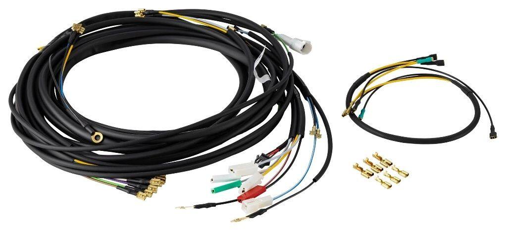 ■商品概要SIP Rev Counter の準備4ピンイグニッションロック用、12V ACホーン(ブザー)用■詳細説明SIP PERFORMANCE Wiring Loom シリーズの導入により、他の多くの SIPPERFORMANCEコンポーネント間のギャップが解消されます。SIP Speedometer/Rev Counter と SIP PERFORMANCE by VAPEIgnitionをインストールすると、対応する SIP PERFORMANCE WiringLoomを使用して、ほぼすべてのスピードメーターとイグニッション接続をプラグ アンド プレイで接続できます。スピードメーターなど、適切なワイヤを探す必要はもうありません。完璧なプラグ アンド プレイ ソリューション高品質の製造 ドイツ製完全に準備されたシステム「VAPE (AC) による電気点火 SIP PERFORMANCE への変換用配線織機 SIPPERFORMANCE」は、VespaP80-150X / PX80-200E / Lusso 1° /P200E用に設計されており、バッテリーなしのコンセプトを対象としています。このシステムは 12V AC で動作し、パーキング / ハイ / ロービーム、ブレーキ ライト、4ウェイインジケーターに対応しています。この設計は、4 ピン点火ロックと 12V AC ホーン (ブザー) にも適合しています。AC バージョンは、バッテリーなしの交流コンセプトとして意図的に設計されています。したがって、その後の完全DCへの変換は不可能です。この場合、適切な DC バージョンの配線を使用してください。織機。PX モデルの場合、スピードメーター ブラックボックスの電源はスペアホイールの下の後部車両エリアに設けられているため、スピードメーター周辺機器をそこにすっきりと統合できます。VAPE 電圧レギュレーターのプラグ アンド プレイの準備。 Ducati/ClassicVAPE電圧レギュレーターに接続するための配線がオプションで用意されています。SIP Fast-Flow 燃料タップ用のプラグ アンド プレイの準備バッテリーなし、後でフル DC に変換することはできませんプレミアム配線 (付属) によるコントロール ライトとイグニッション ロックの接続6 つのワイヤーを備えた 4 つのインジケーターとインジケーター スイッチ用に設計直接スピードメーター制御統合の推奨：SIPスピードメーターボタン付きインジケータースイッチ9 ワイヤーのライトスイッチの準備12V AC ホーン (ブザー) 用に設計3 極 AC インジケーターリレー 12V の準備：商品番号 85036000 または 85030000完全油圧ディスクブレーキを備えたソリューションのステアリングヘッドのワイヤーブレーキライトスイッチの準備：これが必要でない場合は、ワイヤー端のプラグステアリングヘッドの金属との接触を防ぐために、しっかりと絶縁する必要があります。フットブレーキペダルのブレーキライトスイッチは、たとえば商品番号 18187810または18187800のように「ロック」として設計する必要がありますシャーシ内を通る領域の保護ホースは、意図的に大きな直径で設計されています。これにより、下のフレームを通過するときに利用可能なスペースに合わせて配線ルームを平らにすることができますステアリングヘッド-これにより、取り付けが非常に簡単になります。注意：SIPスピードメーター/回転カウンターのプラグは常に細心の注意を払って取り扱い、これらのプラグやケーブルを使用して配線織機に引き込まないでください。ケーブルの断面積はわずか 0.5 mm で、プラグと同様に、高い引張力に耐えるように設計されていません。6 mm アイレットが付いたエンジンへの黒いアース ケーブルは、VAPE CDI に直接接続する必要があります。CDIまたはクランクケース (CDI/アースの設定に応じて) に接続します。別個のアース ケーブルをお勧めします。結論：VAPE (AC) による SIP パフォーマンスを備えた整然とした PX 電気システムのための適切なプラグ アンドプレイソリューション - バッテリーなし、ケーブルの検索なし。SIP ケーブル キット SIPUSB 充電器充電ソケット SIP■注意点※取扱説明書が付属する場合は外国語となります。※輸入商材の為、納期が遅れる場合がございます。あらかじめご了承ください。※画像には他の商品が含まれている場合があります。※メーカー都合により商品の仕様変更がある場合がございます。ご了承ください。■適合車種P125X&ensp;P125X 年式: 77-82&ensp;&ensp;備考: 125cc type VNX1T engine 2T ACP150X&ensp;P150X 年式: 78-85&ensp;&ensp;備考: 150cc type VLX1T engine 2T ACPX150E&ensp;PX150E 年式: 78-85&ensp;&ensp;備考: 150cc type VLX1T engine 2T ACPX150&ensp;PX150 年式: 78-85&ensp;&ensp;備考: 150cc type VLX1T engine 2T ACP200E&ensp;P200E 年式: 77-83&ensp;&ensp;備考: 200cc type VSX1T engine 2T ACPX200E&ensp;PX200E 年式: 77-83&ensp;&ensp;備考: 200cc type VSX1T engine 2T ACP80X／PX80 E&ensp;P80X／PX80 E 年式: 81-83&ensp;&ensp;備考: 80cc type V8X1T engine 2T ACPX125E&ensp;PX125E 年式: 83-97&ensp;&ensp;備考: 125cc type VNX2T engine 2T AC&ensp;PX125E 年式: 81-83&ensp;&ensp;備考: 125cc type VNX1T engine 2T ACPX125&ensp;PX125 年式: 83-97&ensp;&ensp;備考: 125cc type VNX2T engine 2T AC&ensp;PX125 年式: 81-83&ensp;&ensp;備考: 125cc type VNX1T engine 2T ACPX125E Arcobaleno&ensp;PX125E Arcobaleno 年式: 83-97&ensp;&ensp;備考: 125cc type VNX2T engine 2T AC