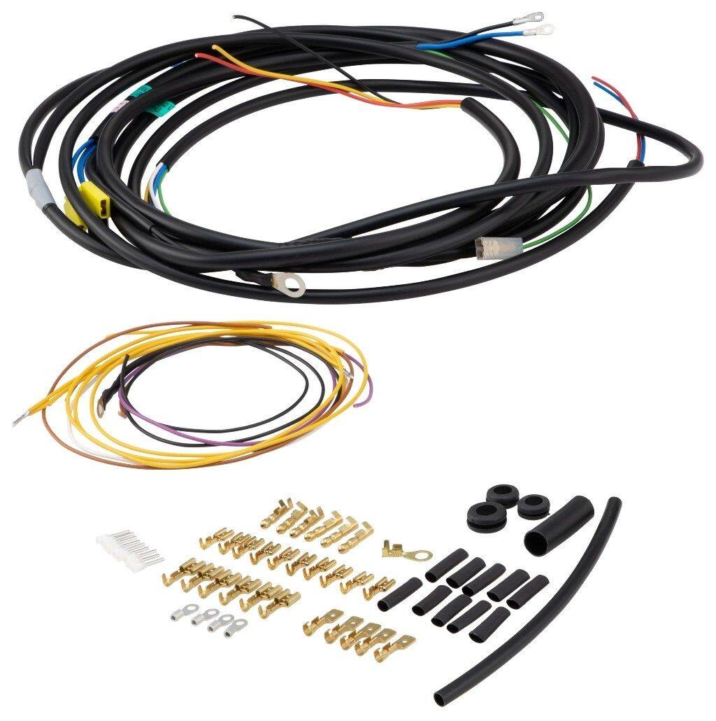 ■商品概要12V ACグレード1＊ - 高品質補修用／チューニングエンジン用■詳細説明イグニッションの接続を容易にし、接続エラーを回避するために、Vape/PARMAKIT/VESPATRONIC/MALOSSI/POLINI/PINASCOイグニッションによるSIP への改造用の SIP 配線ルームを提供しています。配線ルームは、一致するプラグを備えたVape/PARMAKIT/VESPATRONIC/MALOSSI/POLINI/PINASCOイグニッションのすべての SIP用に用意されています。配線織機は修正が容易なように製造されています。リアライトとヘッドランプユニットの配線織機は、接続を容易にするために意図的に長めに選択されています。オプションでインジケーターハンドルバーエンドの有無にかかわらず供給される可能性があります。リアライトケーブルのフレームラバーはすでに取り付けられています。ヨーロッパ製。最高のケーブル品質。各配線織機は検査され、品質ラベルが貼られています。詳細な配線図が同封されています。結論：接続がはるかに簡単になり、誤った配線による接続ミスを防ぎます。ブレーキライトスイッチとライトスイッチを「シャッター」スイッチに変更します。12V電球/花綱電球を取り付けてください。■注意点※取扱説明書が付属する場合は外国語となります。※輸入商材の為、納期が遅れる場合がございます。あらかじめご了承ください。※画像には他の商品が含まれている場合があります。※メーカー都合により商品の仕様変更がある場合がございます。ご了承ください。■適合車種150 (T2／150) (D)&ensp;150 (T2／150) (D) 年式: 56&ensp;&ensp;備考: 150cc type VD1T engine 2T AC150 GS&ensp;150 GS 年式: 55-61&ensp;&ensp;備考: 150cc type VS1-5T engine 2T AC150&ensp;150 年式: 54-57&ensp;&ensp;備考: 150cc type VL1-3T engine 2T AC&ensp;150 年式: 57-58&ensp;&ensp;備考: 150cc type VB1T engine 2T ACACMA 125&ensp;ACMA 125 年式: 51-59&ensp;&ensp;備考: 125cc engine 2T AC