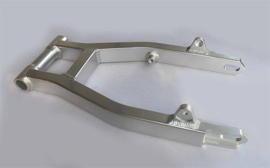 GIGA BIKE FACTORY ギガバイクファクトリー CNC Aluminum 6061 Swingarm (Silver) W650 W800 KAWASAKI カワサキ スイングアーム 足回り