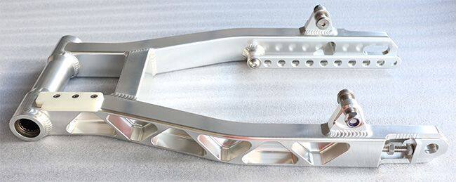 GIGA BIKE FACTORY ギガバイクファクトリー CNC Aluminum Triangle-Braced Swingarm for W650 ＆ W800 KAWASAKI カワサキ スイングアーム 足回り