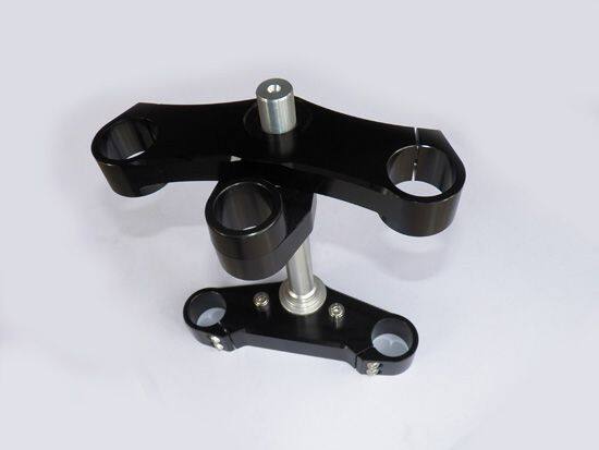 ■詳細説明Royal Enfield GT Cafe Racer triple tree set (Upper ＆ Lower).CNCBillet Alloy.■注意点※取扱説明書が付属する場合は外国語となります。※輸入商材の為、納期が遅れる場合がございます。あらかじめご了承ください。※メーカー都合により商品の仕様変更がある場合がございます。ご了承ください。　※画像はイメージです。■適合車種CONTINENTAL GT&ensp;CONTINENTAL GT