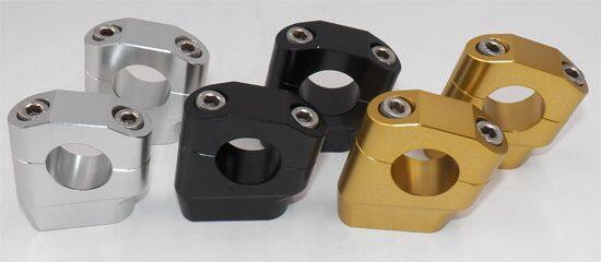 ■詳細説明CNC Billet 6061 Alloy; single-bolt bottom mount (M10x1.50).Perpair.■注意点※取扱説明書が付属する場合は外国語となります。※輸入商材の為、納期が遅れる場合がございます。あらかじめご了承ください。※メーカー都合により商品の仕様変更がある場合がございます。ご了承ください。　※画像はイメージです。
