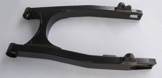 GIGA BIKE FACTORY ギガバイクファクトリー CNC Aluminum Swingarm for Triumph Thruxton 900， T100 BONNEVILLE THRUXTON 900 TRIUMPH トライアンフ スイングアーム 足回り