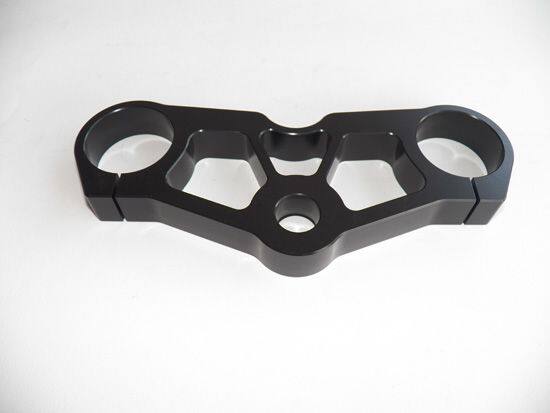 ■詳細説明Custom upper triple tree for Centoue 150. CNC-machinedfromhigh-grade aluminum. Per piece.■注意点※取扱説明書が付属する場合は外国語となります。※輸入商材の為、納期が遅れる場合がございます。あらかじめご了承ください。※メーカー都合により商品の仕様変更がある場合がございます。ご了承ください。　※画像はイメージです。■適合車種CENTAUR 150&ensp;CENTAUR 150&ensp;&ensp;備考: STALLIONS