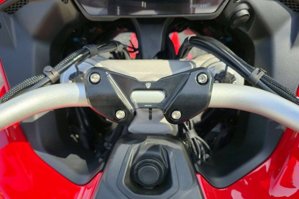 CNC Racing シーエヌシーレーシング Handlebar clamp full kit MULTISTRADA V4 Pik...