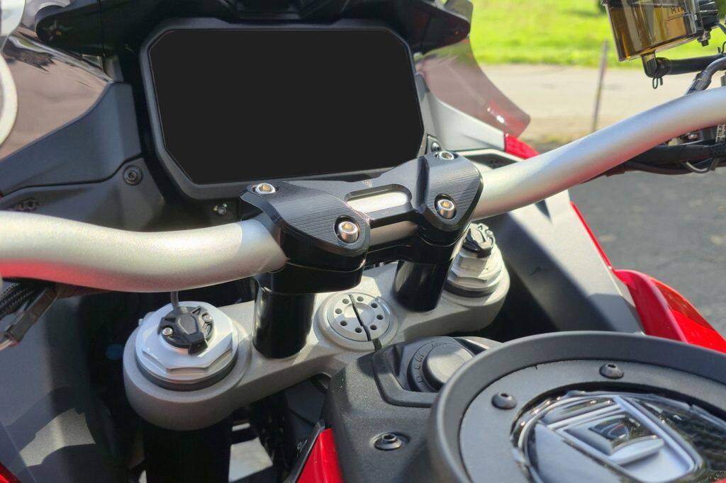 CNC Racing シーエヌシーレーシング Handlebar clamp full kit MULTISTRADA V4 Pik...