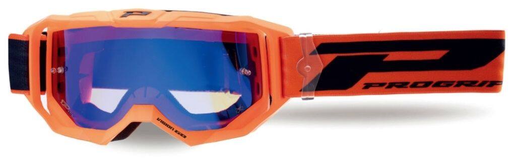 ■商品概要カラー：ORANGE／BLUEミラー・アンチフォグ(曇り止め)・アンチスクラッチ(傷つき防止加工)・UVカット・ストラップ滑り止め加工・メガネスリット付き・ティアオフフィルム対応・撥水・カラーベロア加工の二重構造スポンジ・アウトリガーフレーム採用■詳細説明コストパフォーマンスに優れたスタンダードモデル。PROGRIPゴーグルの基本スペックを満たしたスタンダードモデルとしながらも、アウトリガーフレームを採用し、顔へのフィット感を追求。交換レンズやティアオフフィルムにも対応。■注意点※眼鏡によっては使用不可の場合があります。※ストラップのデザインは製造ロットによって予告なく変更になる場合があります。※メーカー都合により商品の仕様変更がある場合がございます。ご了承ください。