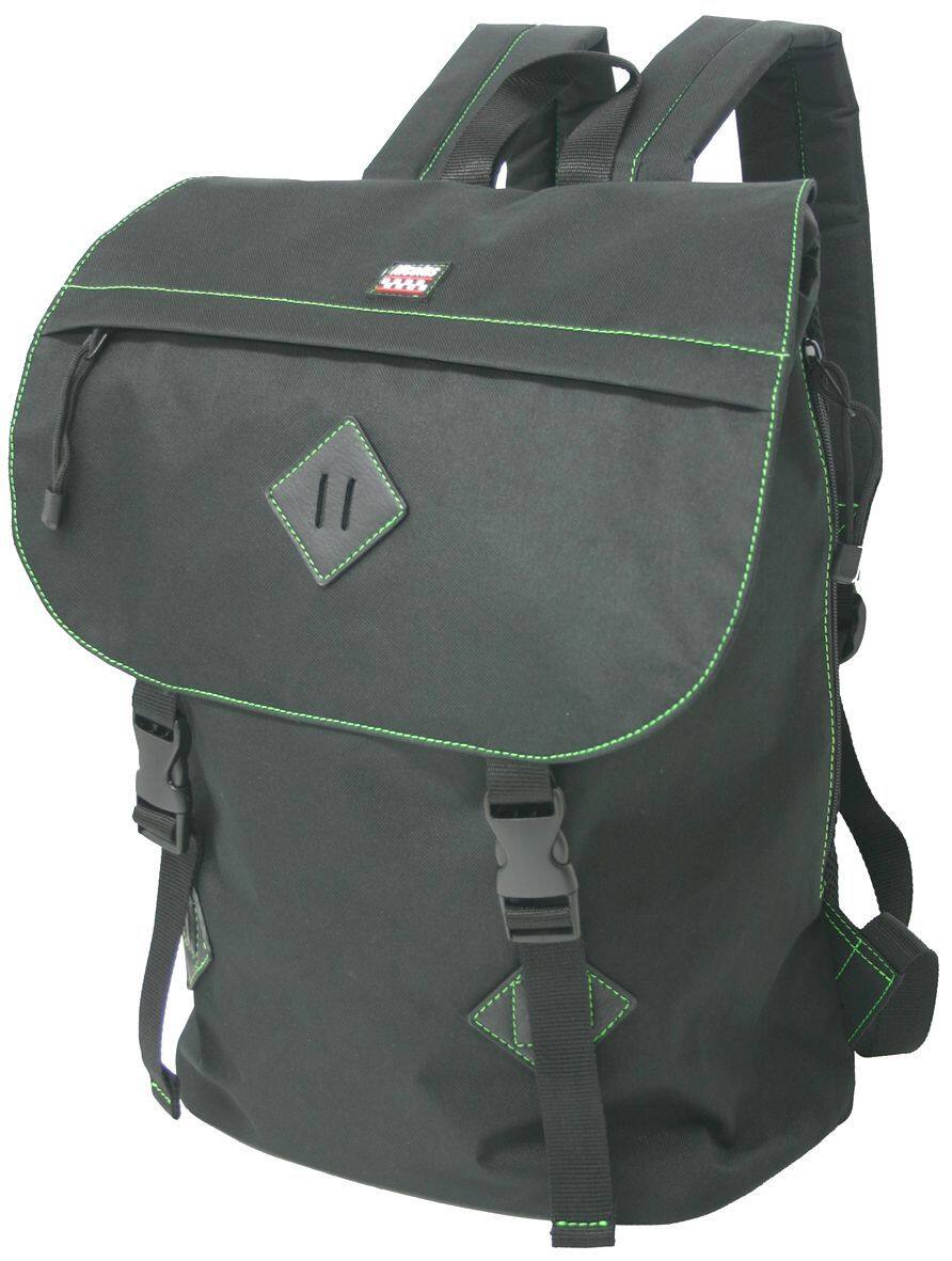 ■商品概要サイズ：H430×W300×D160mm容量：約20L素材：ポリエステル600D、PUレザー■詳細説明四角いデザインの大きめバックパックです。通気性、クッション性に優れたバックパネル、ウエストサポートベルトで体にしっかりフィットし、長時間使用でも疲れにくい。・背中の負荷を軽減する。計算されたバックパネル。・サイドファスナーで大物の出し入れもスムーズ。・小物の収納に活躍。アッパーパネルポケット。■注意点※画像2以降はカラー：ステッチレッドです。※収納画像はイメージです。