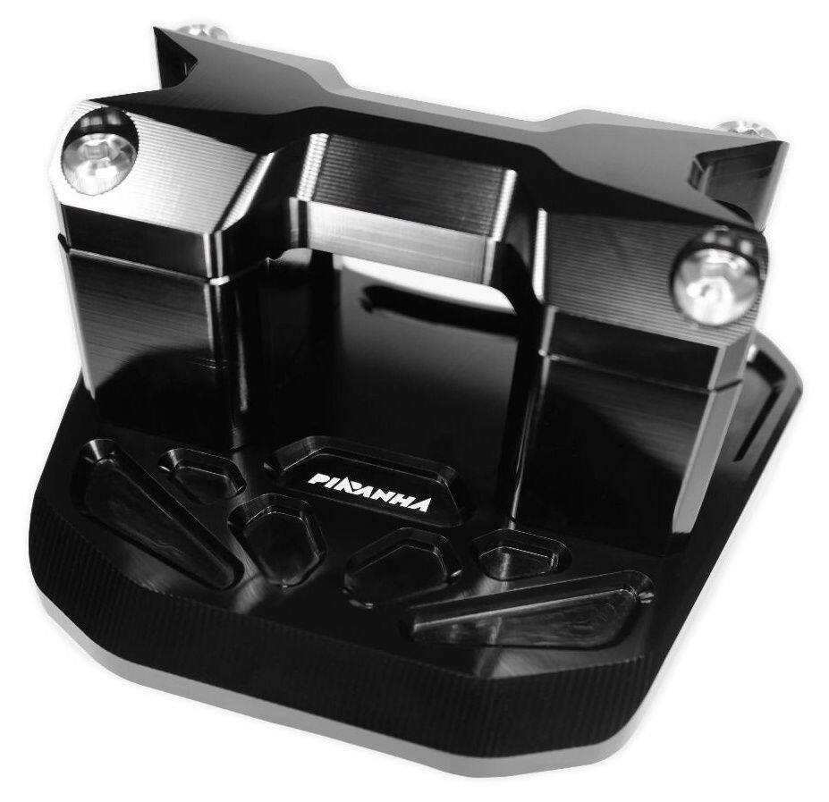 ■詳細説明Features- Direct fit upper triple clamp， no modifications needed.Compatiblewith both 22mm slim and 28mm thick handlebars.- Enhances the aesthetics and unique look of your motorcycle.- High-quality CNC aluminum， anodized finish， fade-resistantandpeel-proof.Material： CNC AluminumNote： Installation by a qualified mechanic is recommended.■注意点※取扱説明書が付属する場合は外国語となります。※輸入商材の為、納期が遅れる場合がございます。あらかじめご了承ください。※メーカー都合により商品の仕様変更がある場合がございます。ご了承ください。※画像には他のカラーが含まれている場合があります。※The actual product， logo， or logo placement may vary or besubjectto minor changes.　※画像はイメージです。■適合車種PCX160&ensp;PCX160 年式: 25-