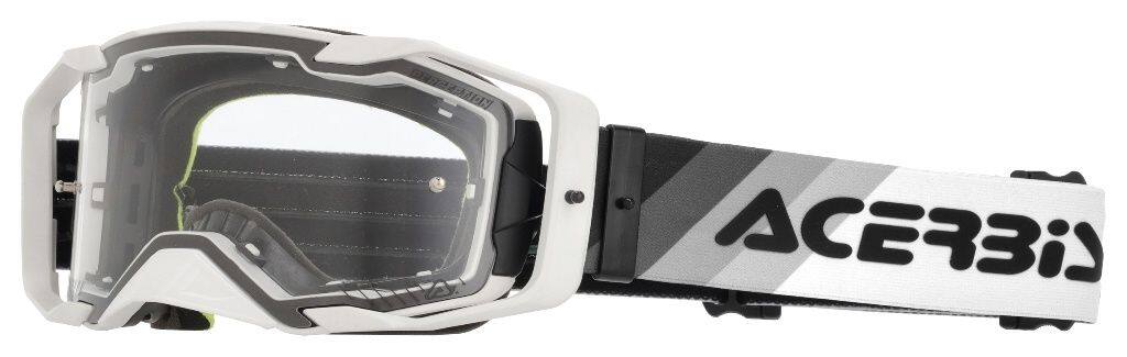 ■商品概要カラー：030 - white素材：・ストラップ：ポリエステル 10％・レンズ：ポリカーボネート 25％・フォーム：ポリエチレン 15％・フレーム：ABS 25％・フレーム：TPU 25％■詳細説明過酷なコンディションでも、最高レベルの視界、保護性能、快適性を求めるエリートライダー向けに設計されています。クイックリリースレンズシステムにより、光の変化にすばやく対応でき、清掃時もレンズを素早く簡単に取り外せます。高品質な防曇コーティングが長時間のライディングでも結露を抑え、効果を長く発揮します。クリアレンズを付属し、通常のコンディションで最適な視界を確保します。射出成形レンズ構造により、泥や飛び石などに対する耐久性と耐衝撃性を高め、外側の耐傷コーティングがライディングを重ねてもクリアな視界を保ちます。PERCEPTIONレンズテクノロジーがあらゆる天候で光の透過性を高め、視界を鮮明にします。またMaxVisionデザインにより視野を広げ、安全なライディングをサポートします。二重密度フレームは、剛性のあるアウター構造と柔らかなTPUインナーフレームを組み合わせ、さまざまな顔の形に快適にフィットします。大型ベンチレーションポートが使用中の安定した通気を促します。ノーズ部分を熱成形した3層フォームシステムにより、優れた快適性とフィット感を実現します。OTG対応(Over-The-Glasses)のため、度付きメガネを着用したまま快適に使用できます。シリコングリップ付き45mm幅エラスティックストラップが、ヘルメット上でゴーグルをしっかり保持します。レースやトレーニングでのティアオフに対応し、過酷なコンディション向けのオプションRoll-Offシステムにも対応します。Roll-OffキットはすべてのVortexゴーグルに装着でき、最大限の視界を確保する特大50mmフィルムを採用しています。さらに、着脱式ストラップと着脱式ノーズガードを備え、汎用性を高めています。■注意点※取扱説明書が付属する場合は外国語となります。※輸入商材の為、納期が遅れる場合がございます。あらかじめご了承ください。※画像には他の商品が含まれている場合があります。※メーカー都合により商品の仕様変更がある場合がございます。ご了承ください。　※受注後のキャンセル、返品、都合交換はできません。予めご了承ください。