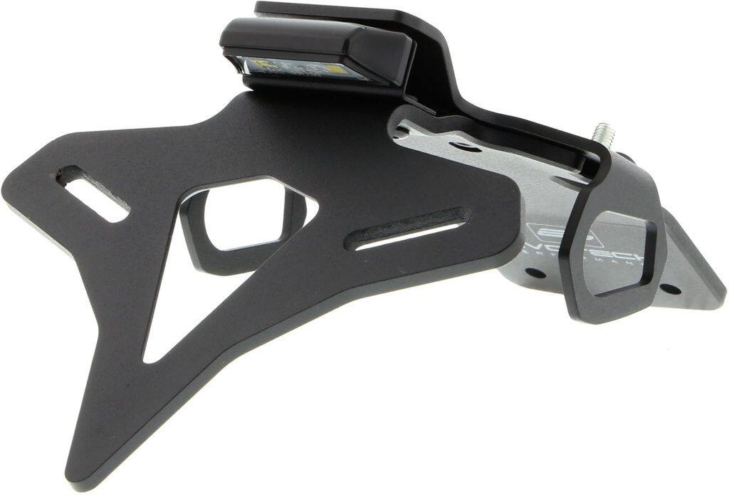 ■詳細説明Evotech Performanceは、Ninja 650用のフェンダーレスキットを設計、製造しました。バイクを改造する必要はありません。既存の取り付けポイントを使用して所定の位置に固定されます。航空機グレードの軽量アルミニウムからCNC加工されています。粉体塗装されたブラックで長寿命です。Evotech Performanceは、新しいLEDナンバープレートライトを供給しました。純正ウインカーは保持されています。配線を変更する必要はなく、カプラーオンするだけです。必要な固定具はすべてキットに含まれています。■注意点※ナンバープレートサイズが日本の規格ではない場合があります。取り付ける際にはステーによる加工などが必要となりますのでご注意ください。※取扱説明書が付属する場合は外国語となります。※輸入商材の為、納期が遅れる場合がございます。あらかじめご了承ください。※メーカー都合により商品の仕様変更がある場合がございます。ご了承ください。※画像には他の商品が含まれている場合があります。■適合車種Ninja 650 Performance&ensp;Ninja 650 Performance 年式: 21-25Ninja 650 Tourer&ensp;Ninja 650 Tourer 年式: 21-25Ninja 650 Urban&ensp;Ninja 650 Urban 年式: 22-25Ninja 650&ensp;Ninja 650 年式: 17-25&ensp;Ninja 650 年式: 24-&ensp;&ensp;備考: 40th Anniversary EditionZ650 Performance&ensp;Z650 Performance 年式: 21-25Z650&ensp;Z650 年式: 17-25