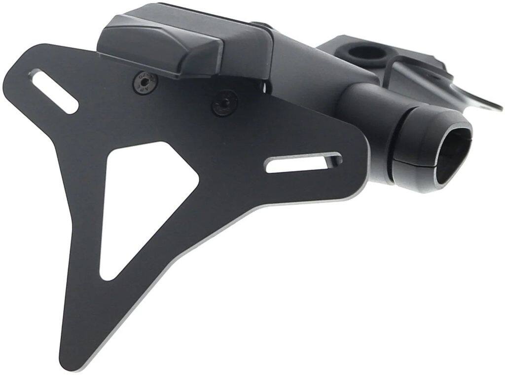 ■詳細説明Evotech Performanceは、ヤマハMT-09用のフェンダーレスキットを設計、製造しました。航空機グレードの軽量アルミニウムからCNC加工されています。丈夫なマットブラックパウダーコート仕上げ。Evotech Performanceは、新しいLEDナンバープレートライトを供給しました。配線を変更する必要はなく、カプラーオンするだけです。必要な固定具はすべてキットに含まれています。■注意点※ナンバープレートサイズが日本の規格ではない場合があります。取り付ける際にはステーによる加工などが必要となりますのでご注意ください。※取扱説明書が付属する場合は外国語となります。※輸入商材の為、納期が遅れる場合がございます。あらかじめご了承ください。※メーカー都合により商品の仕様変更がある場合がございます。ご了承ください。※画像には他の商品が含まれている場合があります。■適合車種MT-09 SP&ensp;MT-09 SP 年式: 21-23
