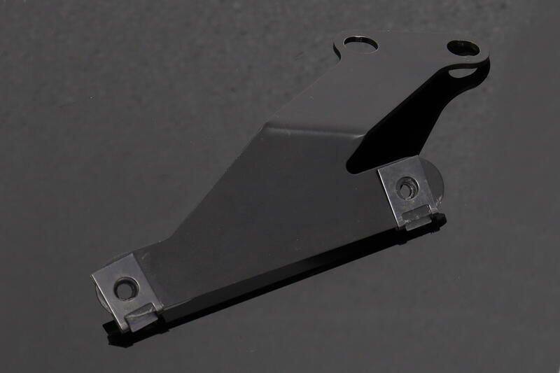 ■詳細説明Stay D VFR750F 3RC36-1使用場所:EXPS-0151 セットパイプR.H出口フルレースシステム(サイレンサー無し)EXPS-0152 セットパイプ R.H出口 フルレースシステム ラウンドアルミサイレンサーEXPS-0153 セットパイプ R.H出口 フルレースシステム ラウンドアルミニウム/カーボンエンドキャップ サイレンサーEXPS-0154 セットパイプ R.H出口 フルレースシステム ラウンドカーボンサイレンサーEXPS-0155 セットパイプ R.H出口 フルレースシステム ラウンドカーボン/カーボンエンドキャップ サイレンサー■注意点※取扱説明書が付属する場合は外国語となります。※輸入商材の為、納期が遅れる場合がございます。あらかじめご了承ください。※メーカー都合により商品の仕様変更がある場合がございます。ご了承ください。　※画像はイメージです。■適合車種VFR 750F&ensp;VFR 750F&ensp;&ensp;備考: RC36-1