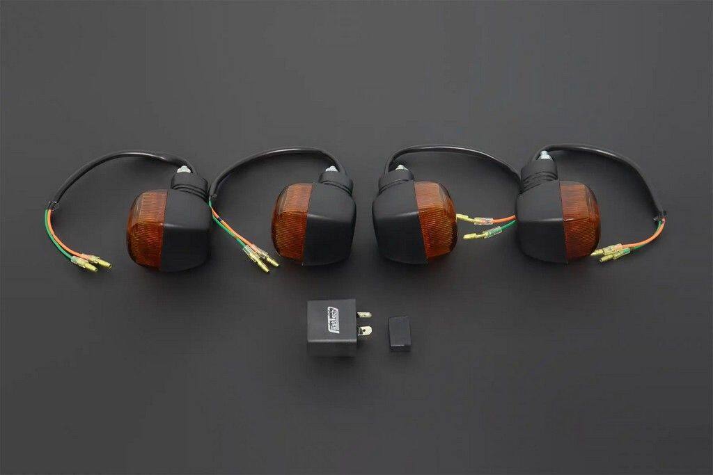 TYGA PERFORMANCE タイガパフォーマンス Turn Signal Set， Black， Akira Style， 90 degree pin fitment relay. AKIRA SUZUKI スズキ ウインカー 灯火類 電装系