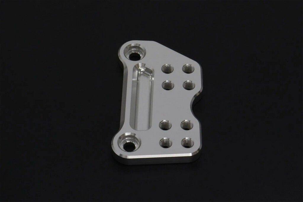 TYGA PERFORMANCE タイガパフォーマンス Step Kit Replacement Left Side Hanger Mount (Adj)， Silver， ZX-4R(R)， Assy NINJA ZX-4RR ZX-4R KAWASAKI カワサキ その他ステップオプション・補修部品 ステップ 足回り