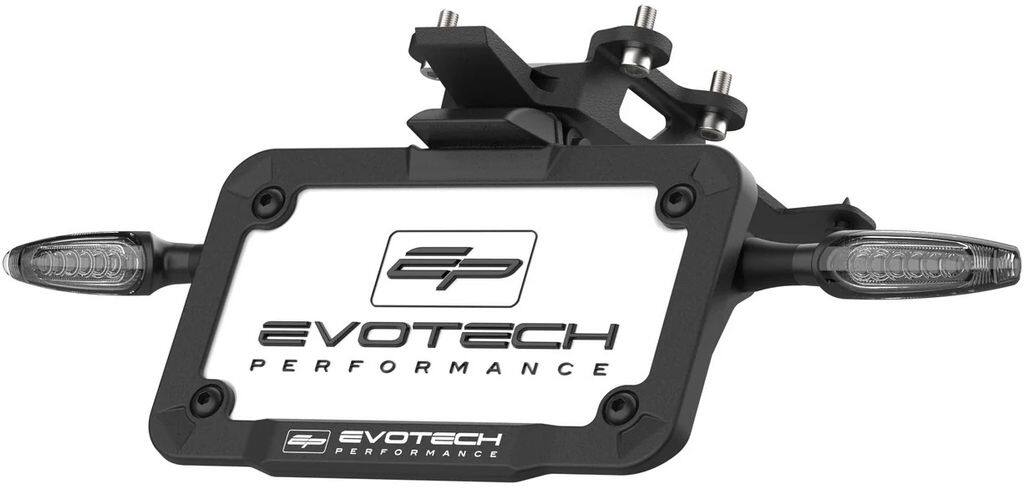 ■詳細説明【ヤマハMT-07用ウインカー一体型Evotech Dynamicフェンダーレスキットの特長】・EvotechPerformanceの特注モーターサイクルフェンダーレスキットは、OE挿入ポイントにシームレスに取り付けられます。・ピボットシステムにより、ライダーはナンバープレートを好みの傾斜角度に設定したり、六角レンチを使用して所定の位置に固定することで法規制に準拠した角度で確実に固定できます。・道路走行対応をうたうLEDナンバー灯およびEvotechシーケンシャルウインカー用の車種専用配線カプラーにより、カプラーオンでの取り付けが可能です。・Evotech Performanceシーケンシャルウインカーは、操作の合図時に非常に優れた視認性を発揮します。・LEDウインカーは耐久性があり、軽量なアルミニウムハウジングを採用しています。・インターフェースプレートとライセンスホルダーは軽量アルミニウムからCNC加工されており、EPの特徴であるマットブラックパウダーコーティングとロゴが施されています。・105mmx182mm(4.13inx7.16in)のライセンスホルダープレートにはCNC加工による凹部があり、軽量かつ魅力的な美しさを実現しています。・射出成型されたABSフロントベゼルは、機能に影響を与えることなく使用または取り外しが対応します。・キットには黒色のステンレス製フィッティング、TPUウインカー接続スリーブ、スパナ、ケーブルタイも含まれています。YamahaMT-07用EvotechDynamicフェンダーレスキットは、付属のウインカーを備え、他に類を見ない完全なカプラーオンパッケージを提供します。シーケンシャルEvotechウインカーはウインカーブラケットにしっかりと取り付けられ、必要な配線はすべてキットに含まれています。Dynamicフェンダーレスキットには調整可能なピボットも付いており、ライダーはナンバープレートを好みの角度に配置したり、バイクのテールの下に押し込んで見た目をすっきりさせることができます。この動作はウインカーや配線には影響しません。すべてのEvotech Performance製品と同様に、パーツは高品質で耐久性のある素材を使用して英国で製造されています。■注意点※ナンバープレートサイズが日本の規格ではない場合があります。取り付ける際にはステーによる加工などが必要となりますのでご注意ください。※取扱説明書が付属する場合は外国語となります。※輸入商材の為、納期が遅れる場合がございます。あらかじめご了承ください。※メーカー都合により商品の仕様変更がある場合がございます。ご了承ください。■適合車種MT-07&ensp;MT-07 年式: 25-