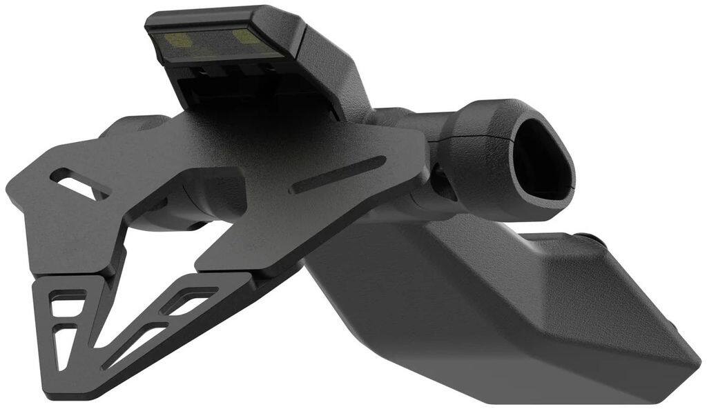 ■詳細説明【Evotechフェンダーレスキットfor Yamaha Tracer 9の特長】・Evotechの革新的な設計には、厳しい要件に合わせて製造された強力な複合コンポーネントが含まれています。・アルミ登録表示ブラケットは耐久性に優れた黒色粉体塗装仕上げ。・純正ウインカーと交換用高品質LEDナンバープレートライトを使用したプラグ＆プレイ。・配線はテールすっきりボディに通しました。・車体の加工は必要ありません。・ヤマハパニアシステムに完全対応。徹底した研究開発を経て、ヤマハトレーサー9用Evotechフェンダーレスキットは、最新の設計と製造プロセスを組み合わせて、強力かつ洗練されたフェンダーレスキットを実現します。リアライセンス表示をより高く、バイクのシートに近づけることで、EPの純正リアフェンダーのプレミアム交換品となり、よりシャープでレースバイクのようなシルエットを作り出します。Evotechカプラーオンシステムにより、既存の配線を変更することなく、オリジナルのウインカーを組み込むことができます。取り付けを簡単にするために、ビデオによる取り付け手順がこのWebページに含まれています。■注意点※ナンバープレートサイズが日本の規格ではない場合があります。取り付ける際にはステーによる加工などが必要となりますのでご注意ください。※取扱説明書が付属する場合は外国語となります。※輸入商材の為、納期が遅れる場合がございます。あらかじめご了承ください。※メーカー都合により商品の仕様変更がある場合がございます。ご了承ください。※画像には他の商品が含まれている場合があります。■適合車種Tracer 9 GT＋&ensp;Tracer 9 GT＋ 年式: 25-Tracer 9 GT&ensp;Tracer 9 GT 年式: 25-Tracer 9&ensp;Tracer 9 年式: 25-