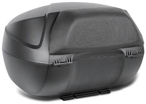 ■商品概要【メーカー品番】D0RI3900【セット内容】バックレスト本体、取付パーツ■詳細説明世界中のバイヤーより支持されている高い機能性とスタイリッシュなデザイン。SHAD(シャッド)ブランドは1973年にスペインのバルセロナで誕生しました。BMWなどのグローバルメーカー向けのデザイン性・機能性にこだわったトップケースの商品開発に特化しており80年代にPIAGGIOEspana(ピアジオエスパーニャ)サプライをスタートさせたことでSHADは世界的なプロバイダーとなり、HONDA、YAMAHA、そしてSUZUKIといった日本メーカーへの商品提供が始まりました。続けて90年代にもPEUGEOT、BMW、MBK(YAMAHAFrance)など海外ビジネスパートナーを増やし、今では60ヵ国以上で愛用されているブランドです。【特長】SHADトップケース用のバックレストがついに上陸！バイクシートのOEMも手掛けるSHADの技術を詰め込んだバックレストはタンデム走行時に最高の乗り心地を提供します。■注意点※取り付けの際はトップケース本体に穴あけ加工を行っていただく必要があります。ボルトオンでは装着できません。■適合車種&ensp;&ensp;&ensp;備考: SH39 SHAD