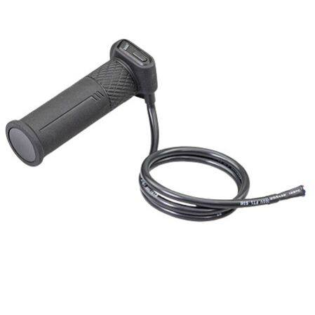 ■詳細説明グリップヒーター GH11 インチタイプ(左側)130mmグリップヒーター GH11シリーズの補修用左グリップです。純正同等のフィット感と耐久性を備え、交換用としてそのまま使用できます。適合：304-8219 GH11 インチグリップヒーター用(左側)長さ：130mm(インチサイズ)種別：補修用グリップ経年劣化や破損時の交換に最適な純正補修パーツです。■注意点※メーカー都合により商品の仕様変更がある場合がございます。ご了承ください。